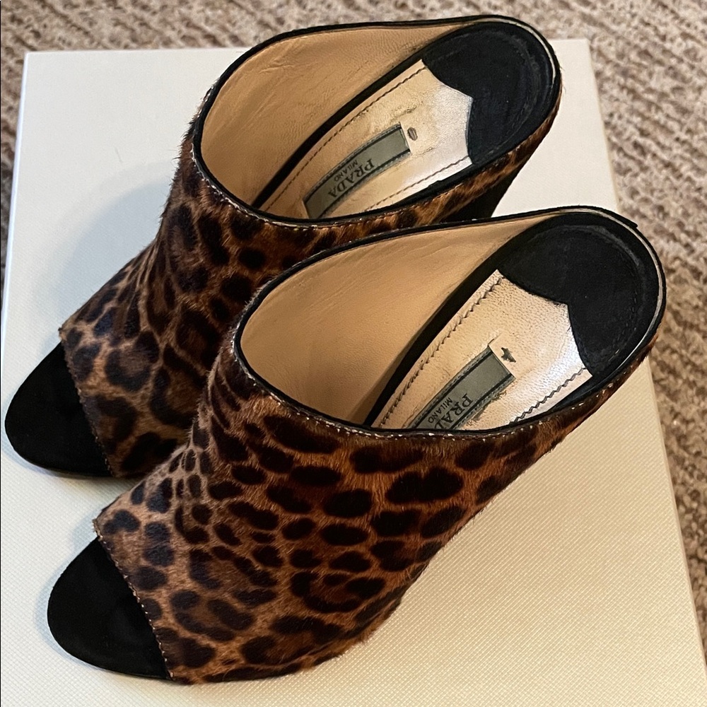 Prada Leopard Print Calf hair Peep toe Slide , Sz 6,5
Preowened .